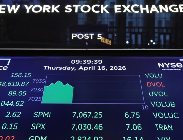 Stocks Hit Records as Oil Plunges After Strait Reopens