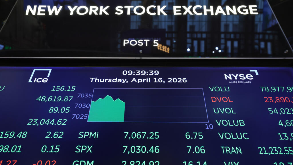 Stocks Hit Records as Oil Plunges After Strait Reopens