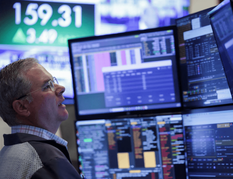 Tech Rally Pushes S&P 500 and Nasdaq to New Highs as AI Momentum Builds