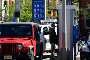US Inflation Rises to 3.3% as Fuel Costs Increase