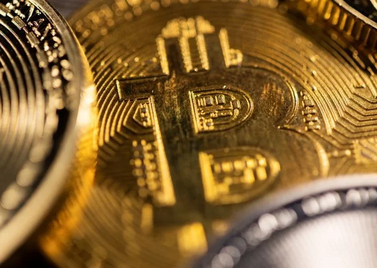 Bitcoin Falls Below $63K as Hawkish Fed Overshadows Iran Peace Optimism