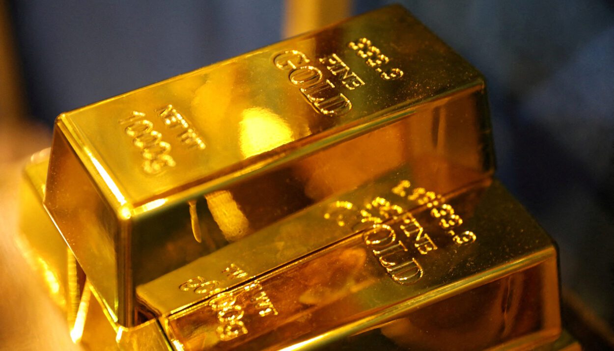 Gold Heads for Third Weekly Loss as Fed Outlook Weighs on Prices
