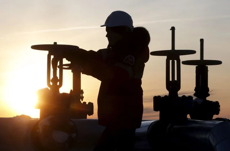 Oil dips below $80 for first time since March on hopes for full Hormuz reopening