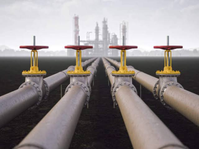 Russia Turns to India for Gasoline Imports as Fuel Shortages Deepen