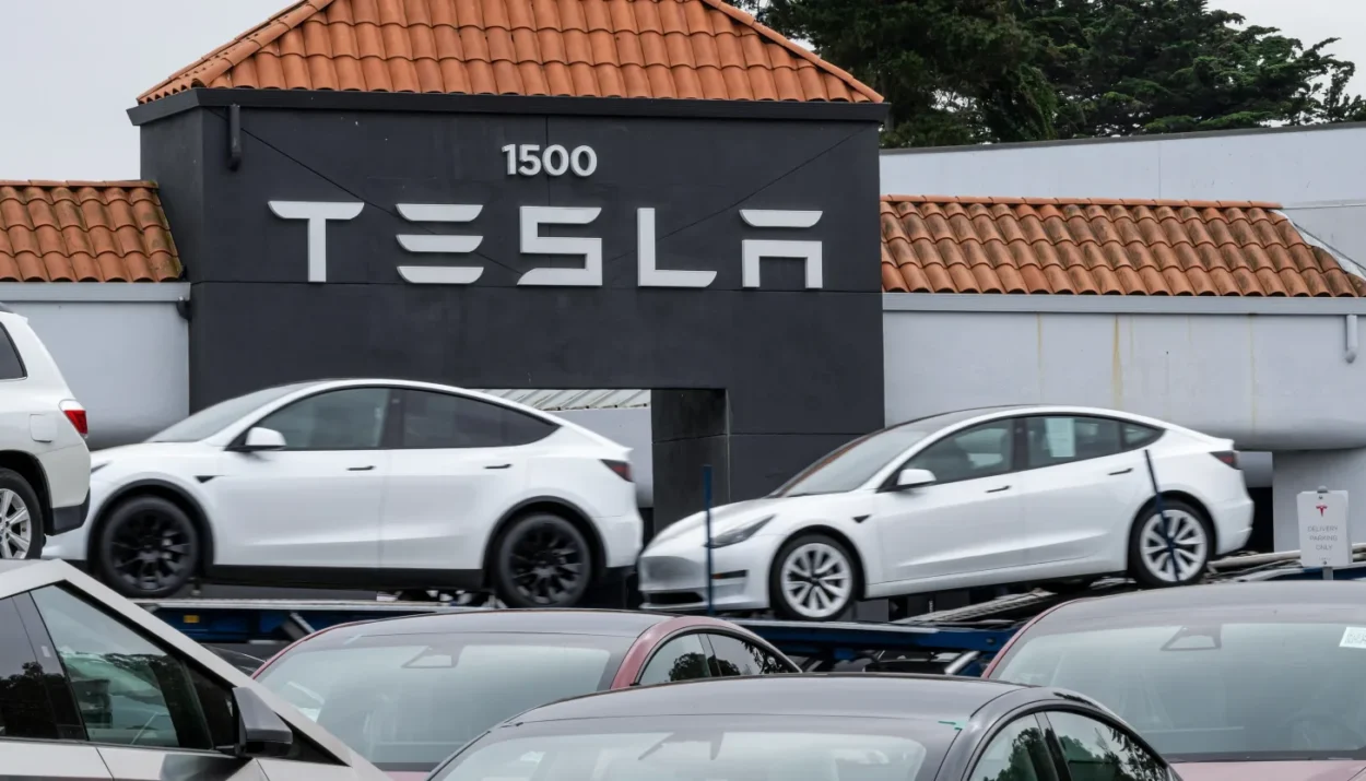 Tesla Q2 FY26: Misses on earnings, as free cash flow turns negative and margins slide