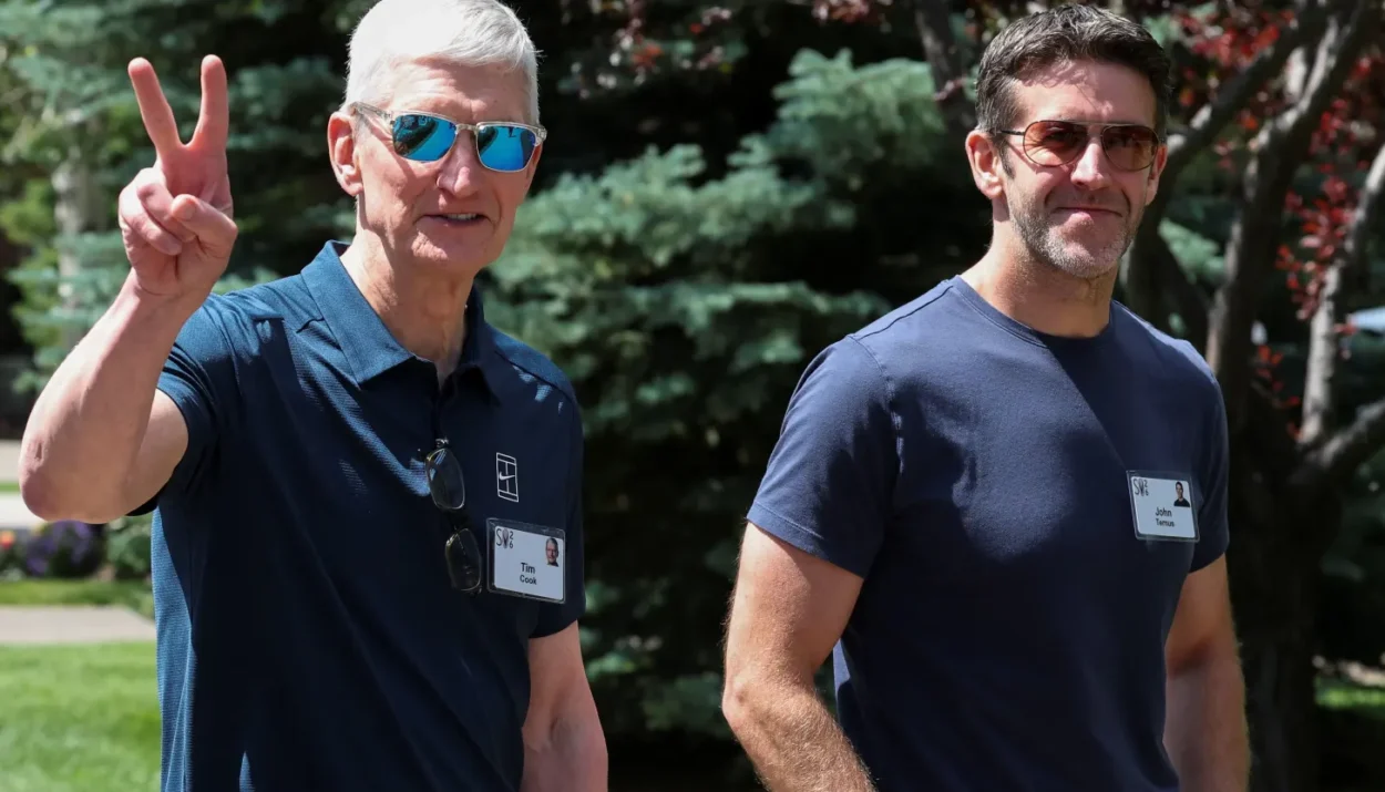 Apple Hits $5 Trillion Market Value for the First Time