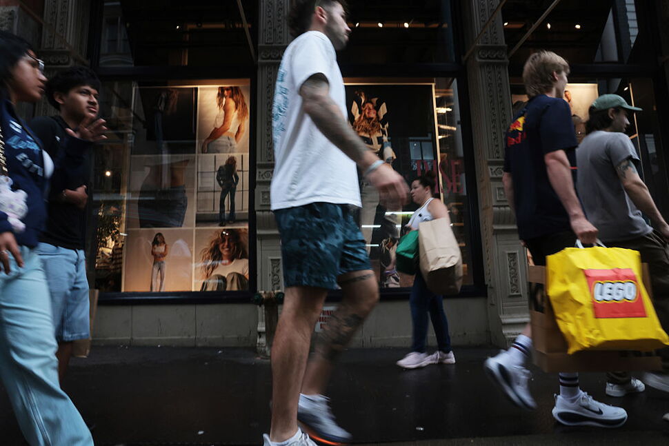 Consumer Sentiment Strong in July, Inflation Expectations Drop