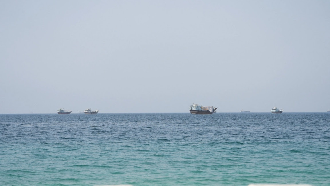 Hormuz Deal Fades as US and Iran Clash Over Compensation
