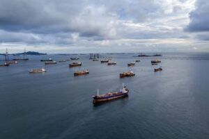 Oil Prices Fall as Iran Signals Talks on Reopening Strait of Hormuz