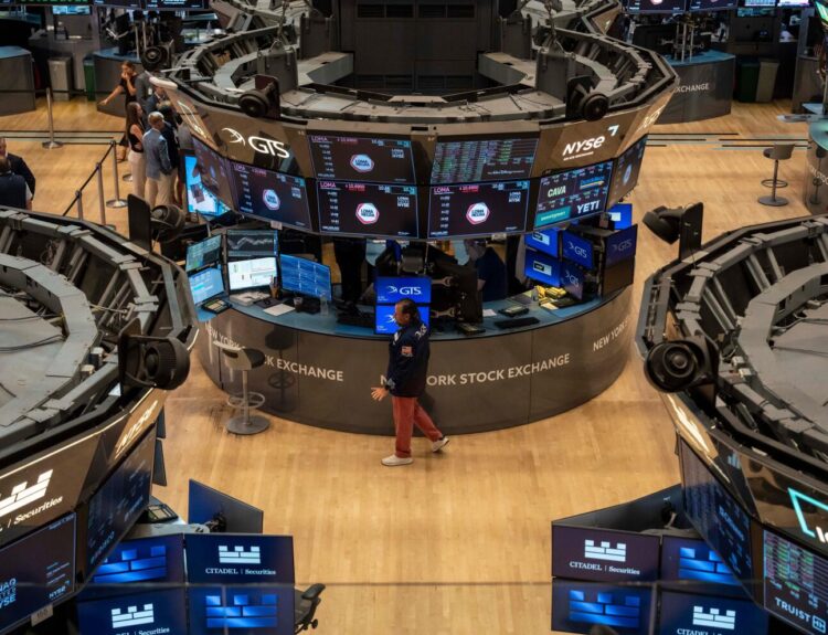 S&P 500 Hits Record High as Inflation Data Eases Fed Rate Hike Fears