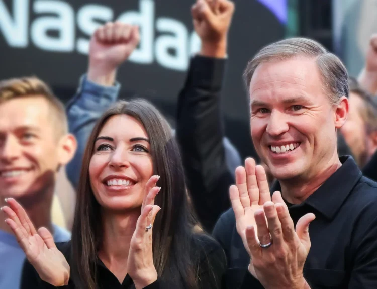 Two Divorces, Ten Children And A $2 Billion Fortune, Meet The Utah Couple Behind An E-Commerce Empire