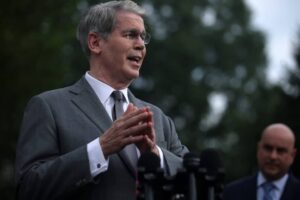 US Pressures Allies and China to Join Iran Sanctions Campaign