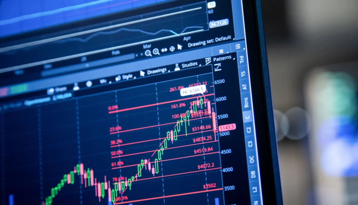 Big Tech Keeps Stocks Afloat as Rising Rates Test the Rally