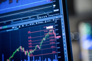 Big Tech Keeps Stocks Afloat as Rising Rates Test the Rally
