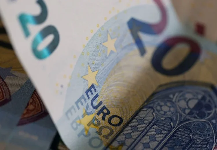European Bond Yields Rise as Oil Revives Inflation Fears
