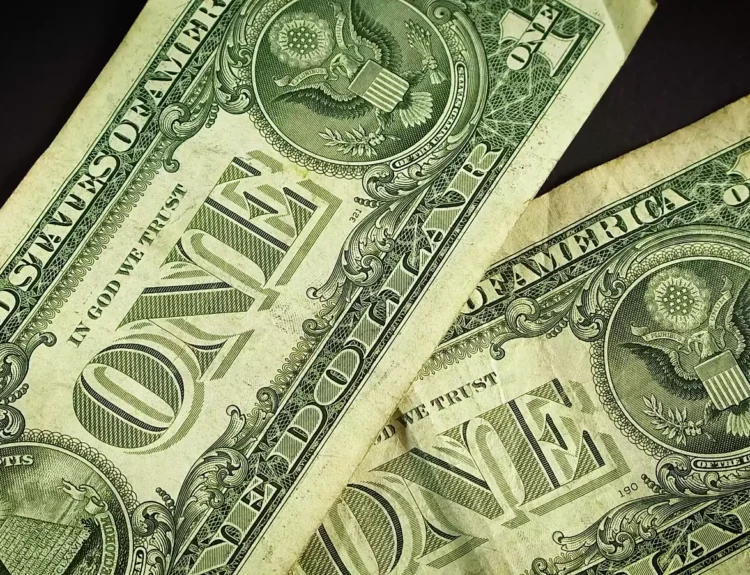 US Consumer Sentiment Hits 4-Month Low as Inflation Fears Rise