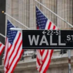 Wall Street Faces Pressure From Oil, Fed and Yen Risks