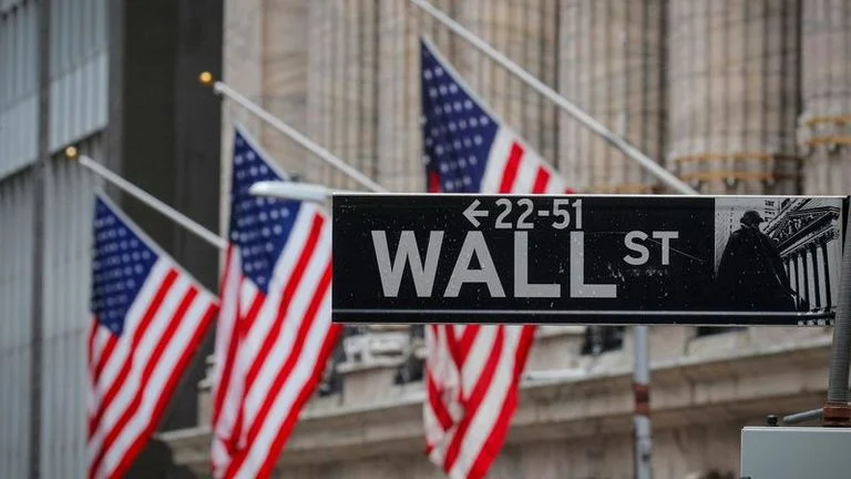 Wall Street Faces Pressure From Oil, Fed and Yen Risks
