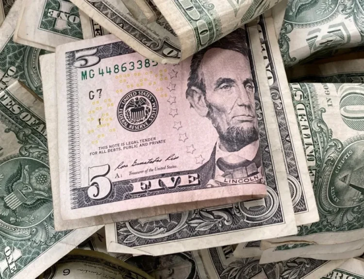 Europe’s Troubles Give the Dollar a Fresh Boost