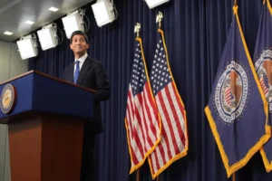 Fed Minutes Keep Another Rate Hike on the Table