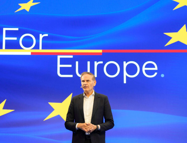 Volkswagen Calls for European Unity as Chinese Carmakers Expand